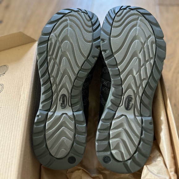 Chaco Women's Black and Gray Shoes - Picture 4 of 5